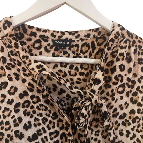 Torrid Leopard Print Sleeveless Blouse – Size 1X - Picture 2 of 5